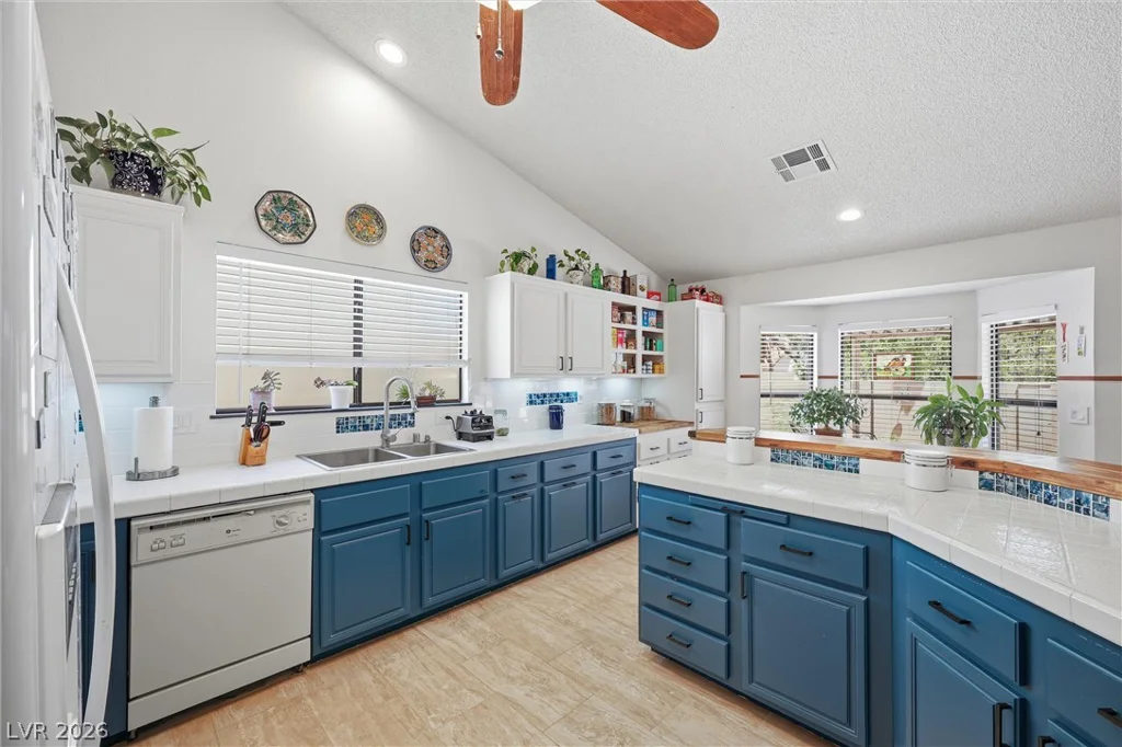 3128 Donnegal Bay, Las Vegas, NV 89117