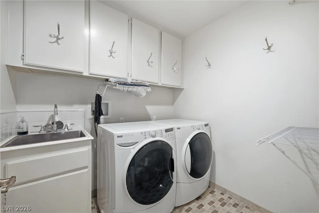 3128 Donnegal Bay, Las Vegas, NV 89117