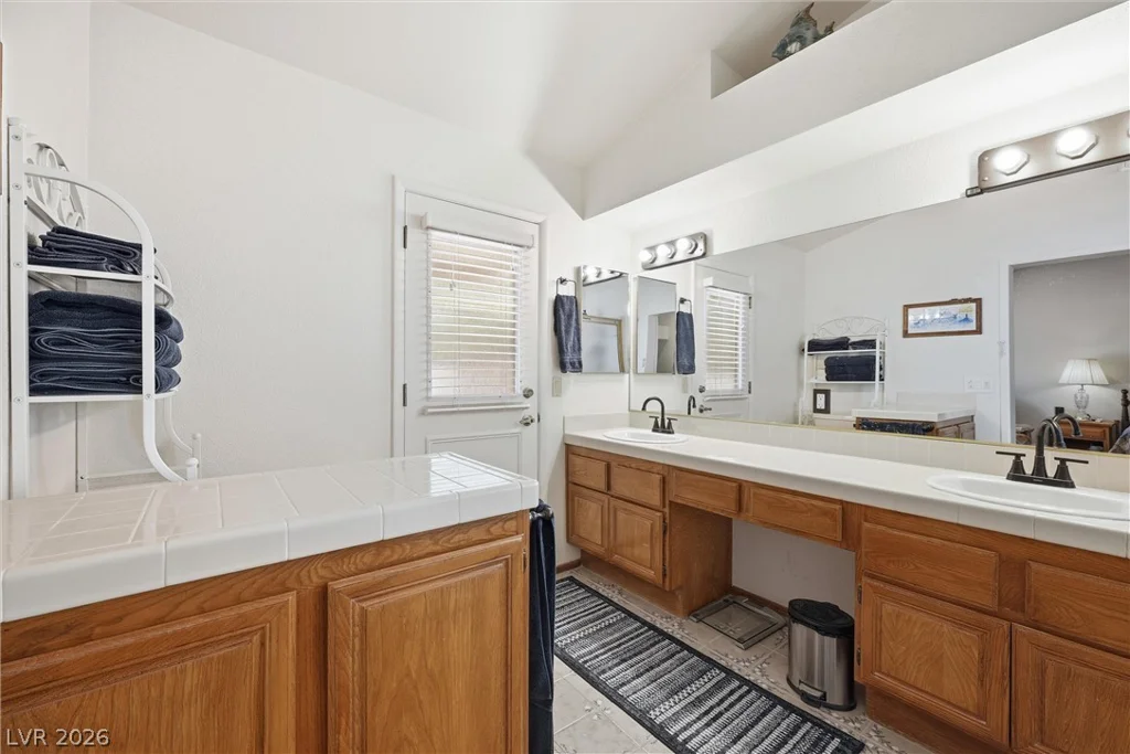 3128 Donnegal Bay, Las Vegas, NV 89117