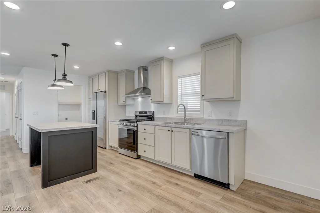4600 Royal Ridge, Las Vegas, NV 89103