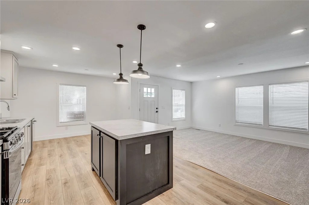 4600 Royal Ridge, Las Vegas, NV 89103