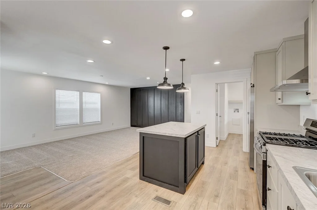 4600 Royal Ridge, Las Vegas, NV 89103
