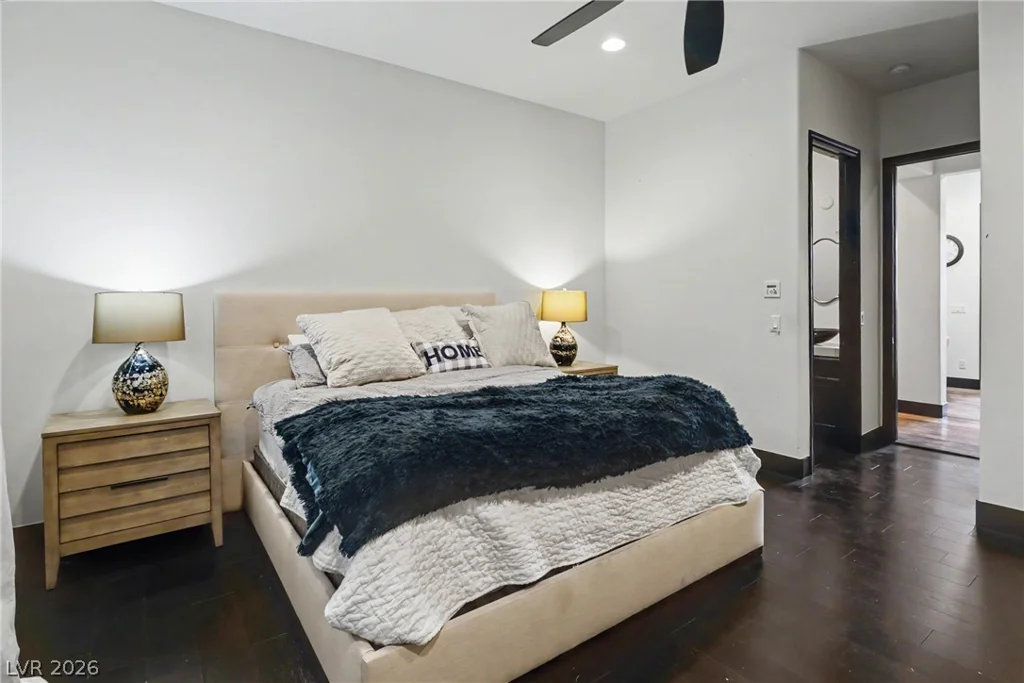 24 Panorama Crest, Las Vegas, NV 89135