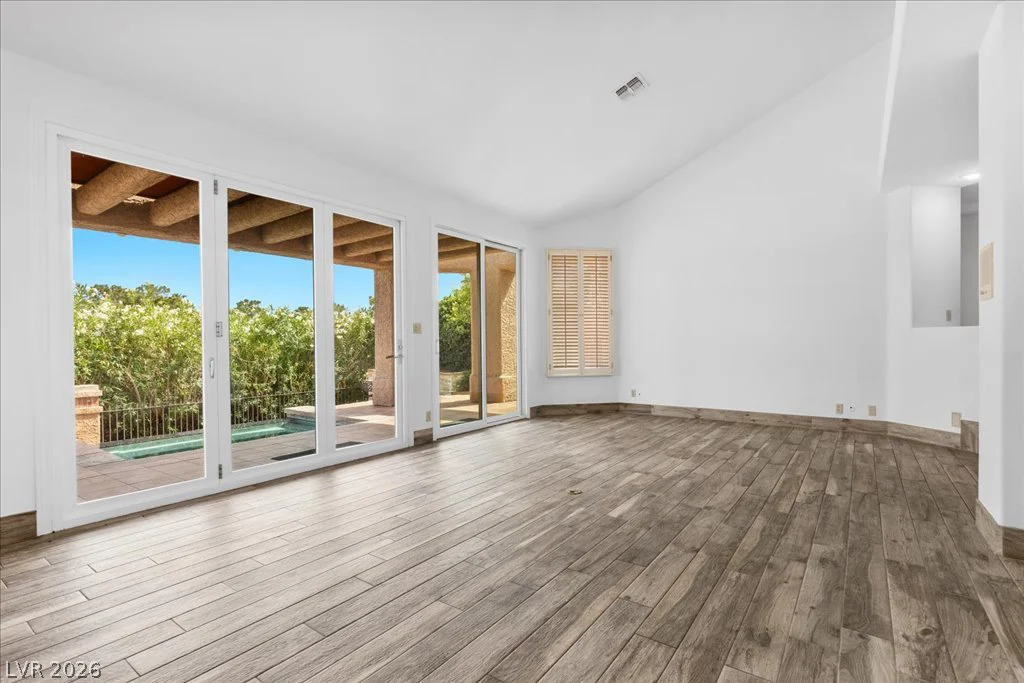 7737 Spanish Lake, Las Vegas, NV 89113