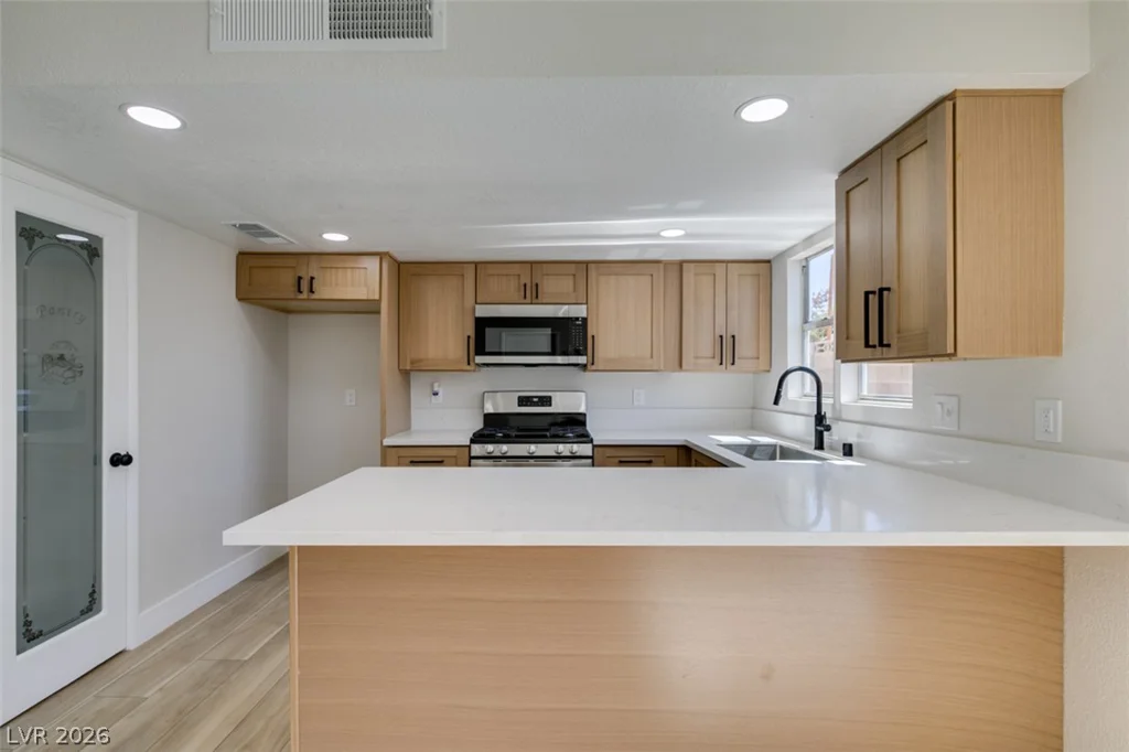 5682 Coaldale, Las Vegas, NV 89110