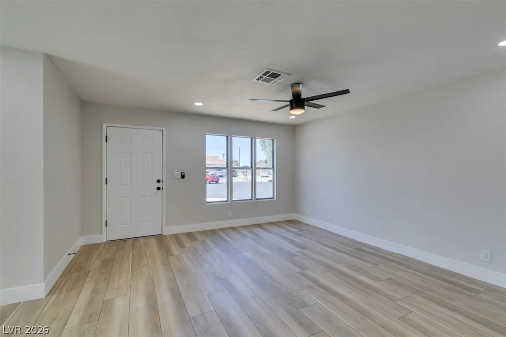 5682 Coaldale, Las Vegas, NV 89110