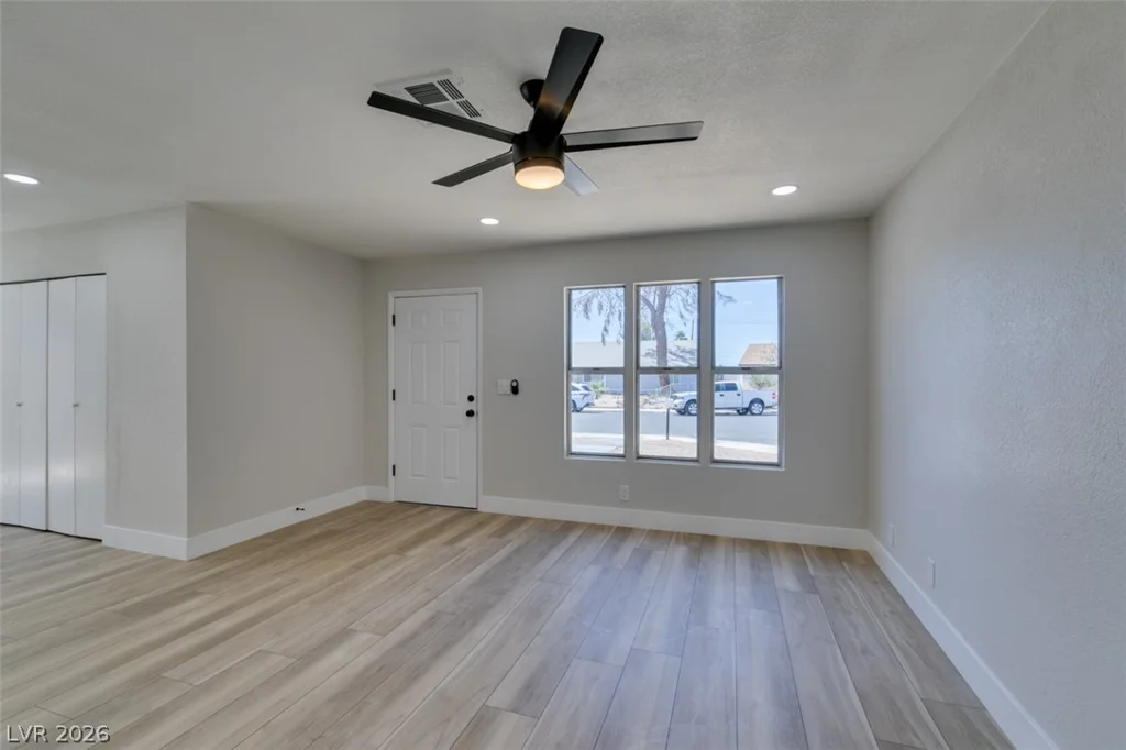 5682 Coaldale, Las Vegas, NV 89110