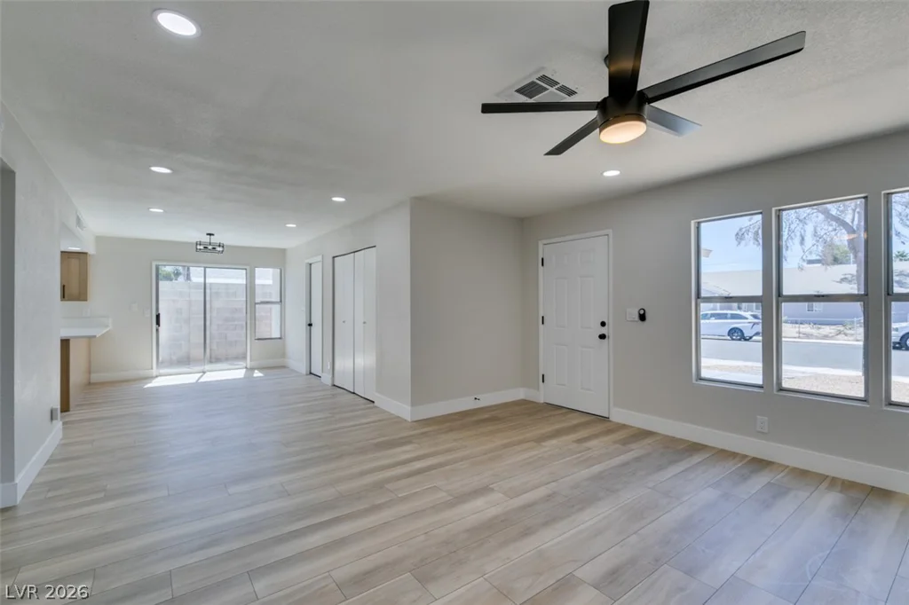 5682 Coaldale, Las Vegas, NV 89110