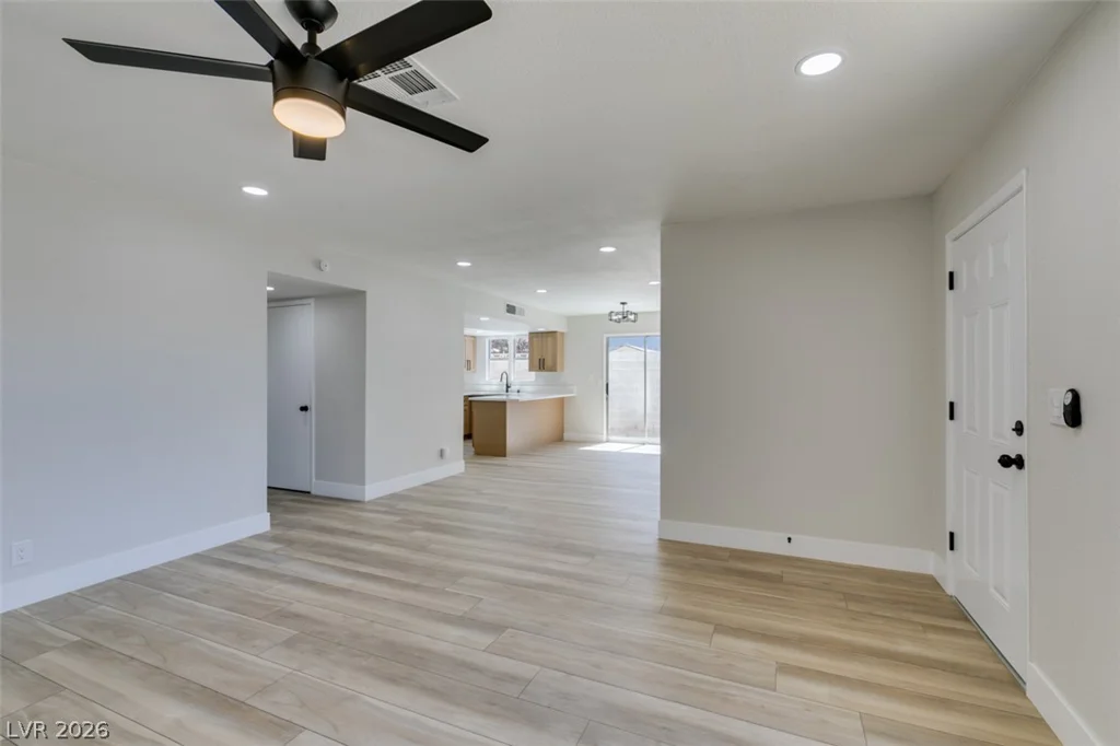 5682 Coaldale, Las Vegas, NV 89110
