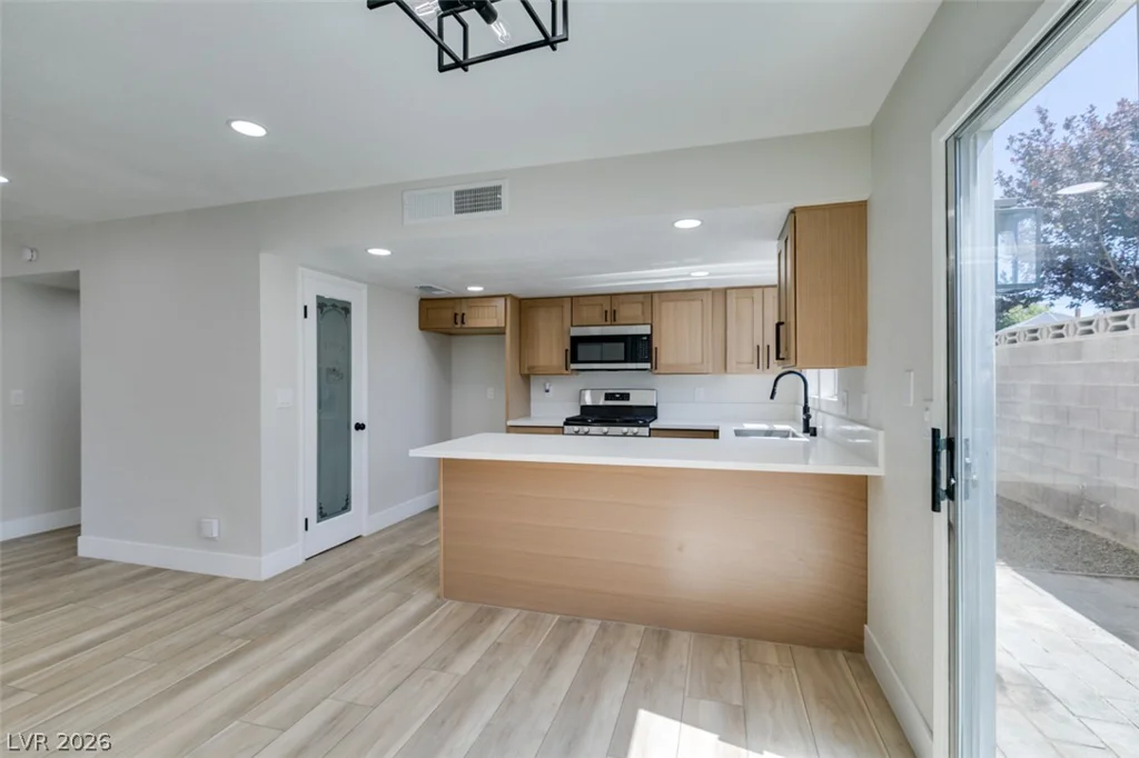 5682 Coaldale, Las Vegas, NV 89110