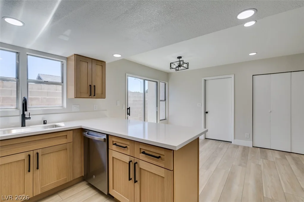 5682 Coaldale, Las Vegas, NV 89110