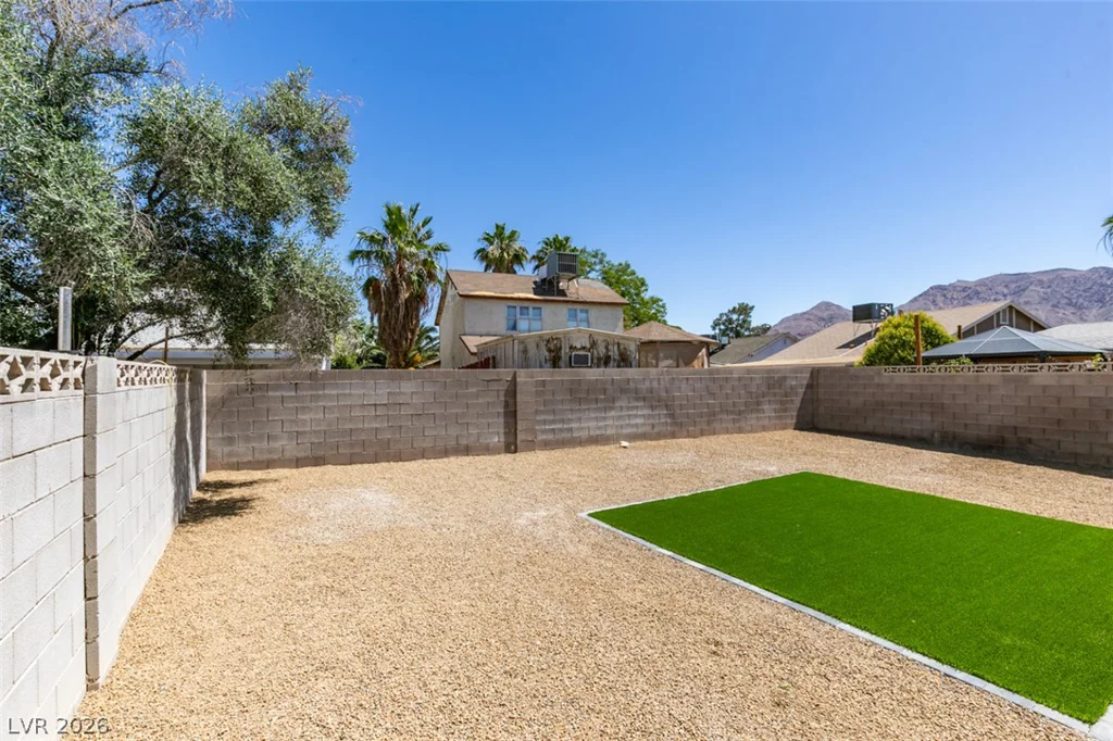 5682 Coaldale, Las Vegas, NV 89110