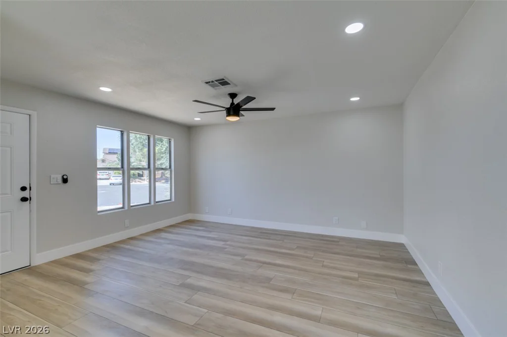 5682 Coaldale, Las Vegas, NV 89110