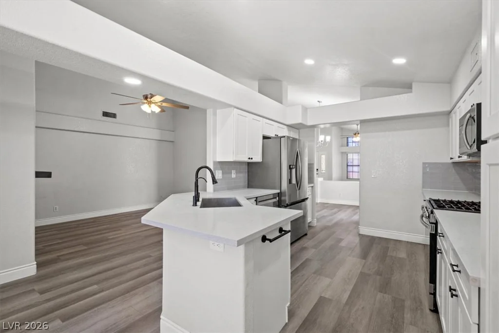 2720 Brookstone, Las Vegas, NV 89117