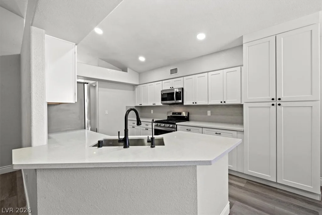 2720 Brookstone, Las Vegas, NV 89117