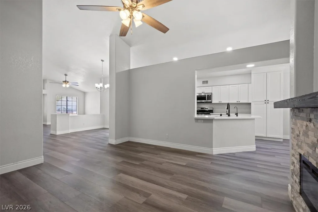 2720 Brookstone, Las Vegas, NV 89117