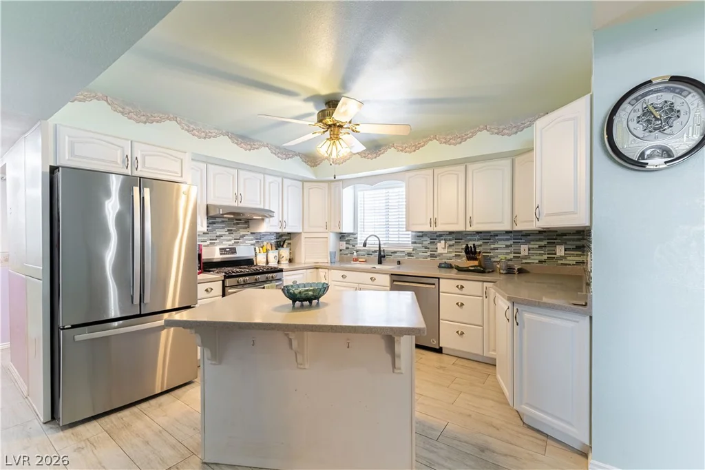 312 Redstone, Las Vegas, NV 89145