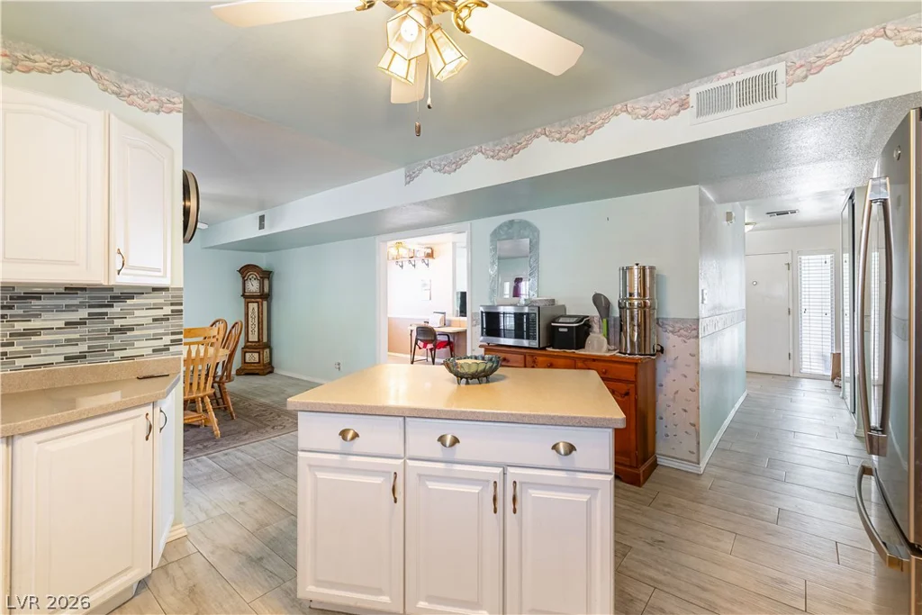 312 Redstone, Las Vegas, NV 89145