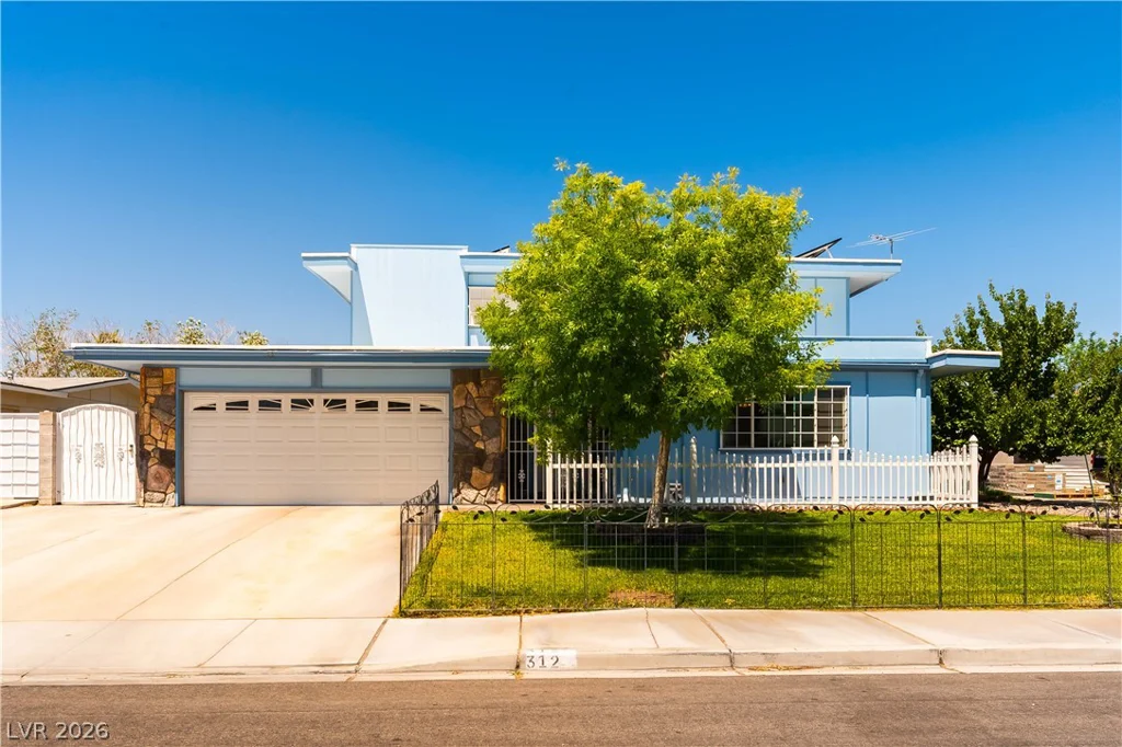 312 Redstone, Las Vegas, NV 89145