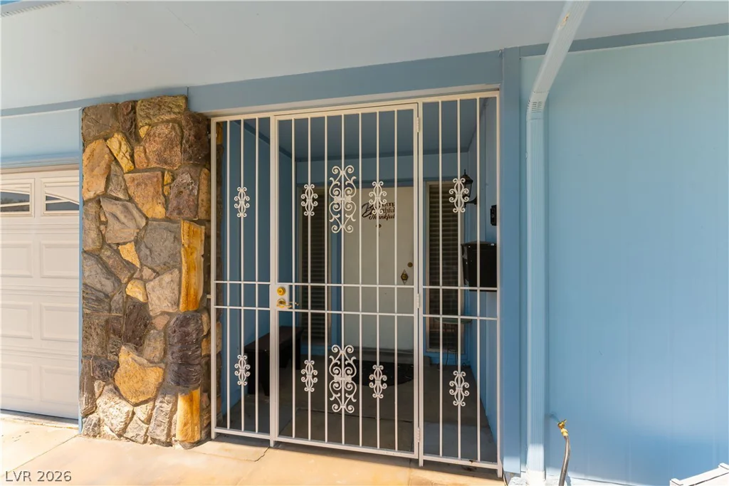 312 Redstone, Las Vegas, NV 89145