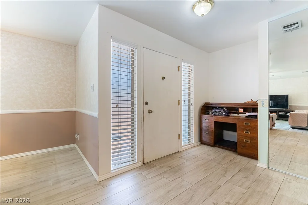 312 Redstone, Las Vegas, NV 89145