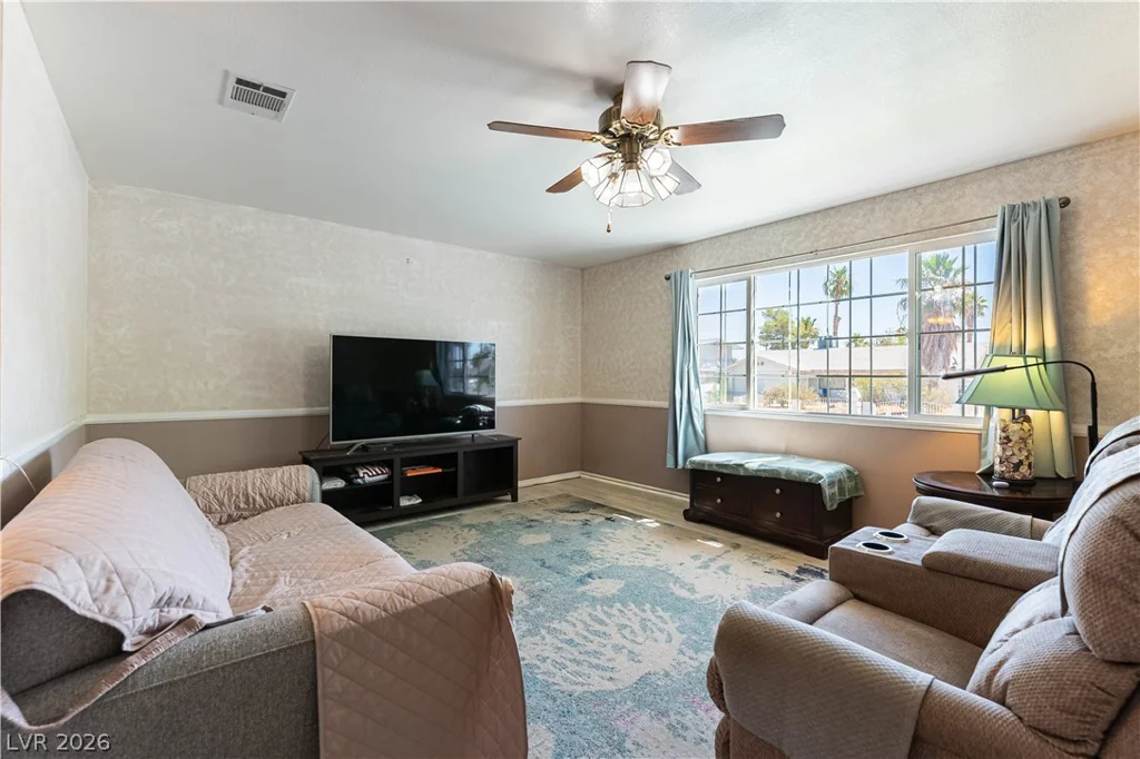 312 Redstone, Las Vegas, NV 89145