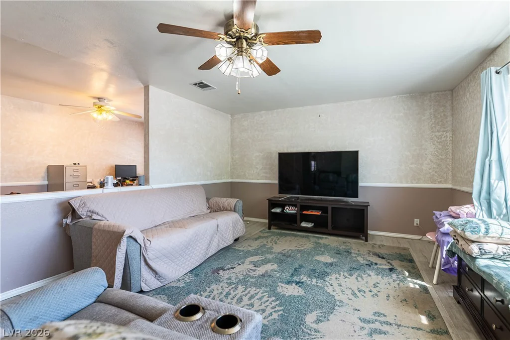 312 Redstone, Las Vegas, NV 89145