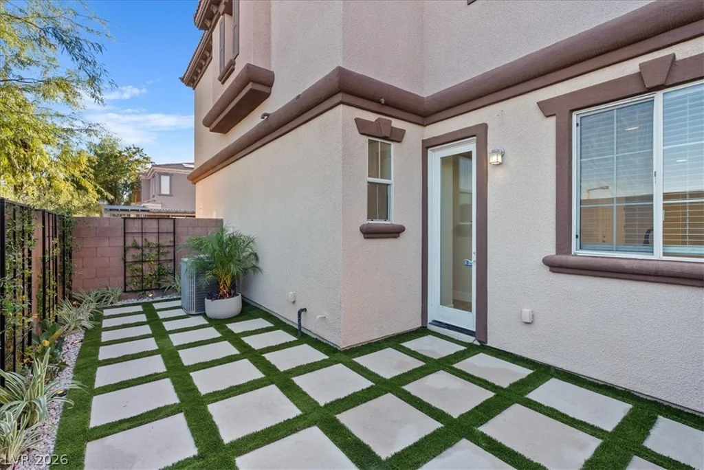 2334 Malaga Peak, Las Vegas, NV 89135