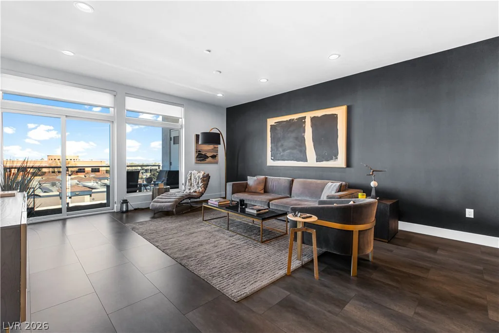8925 Flamingo, Las Vegas, NV 89147