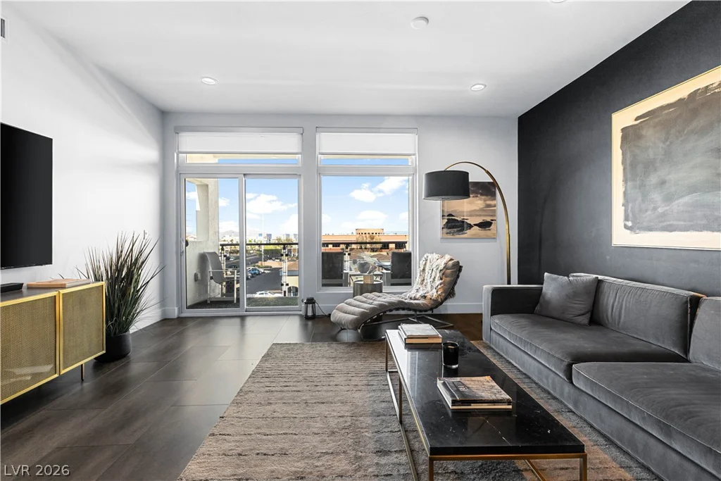 8925 Flamingo, Las Vegas, NV 89147
