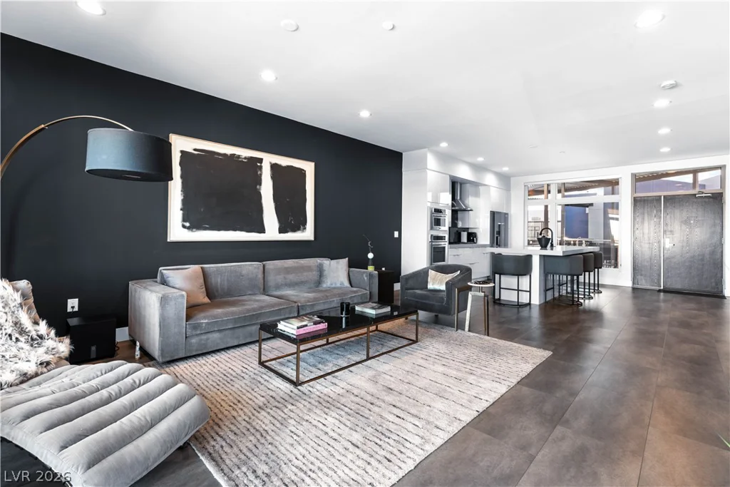 8925 Flamingo, Las Vegas, NV 89147