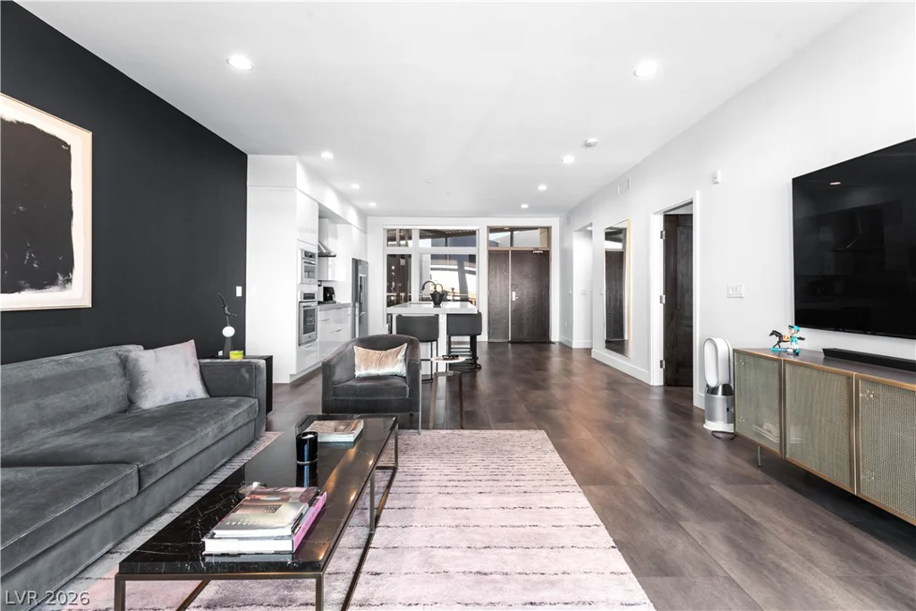 8925 Flamingo, Las Vegas, NV 89147