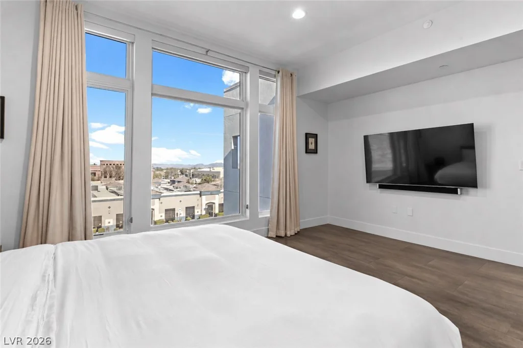 8925 Flamingo, Las Vegas, NV 89147