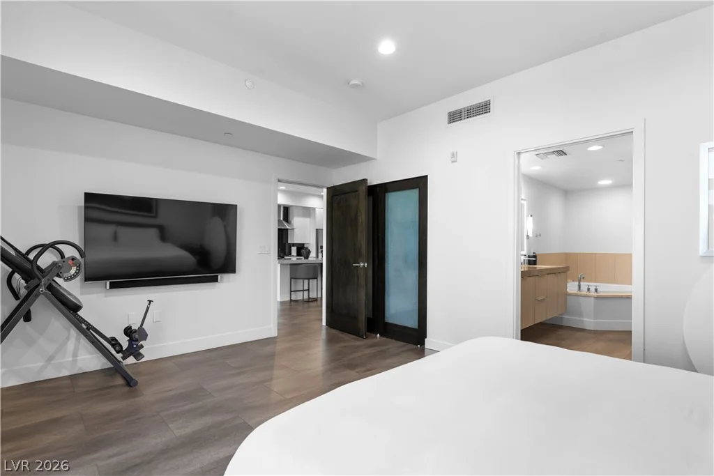 8925 Flamingo, Las Vegas, NV 89147