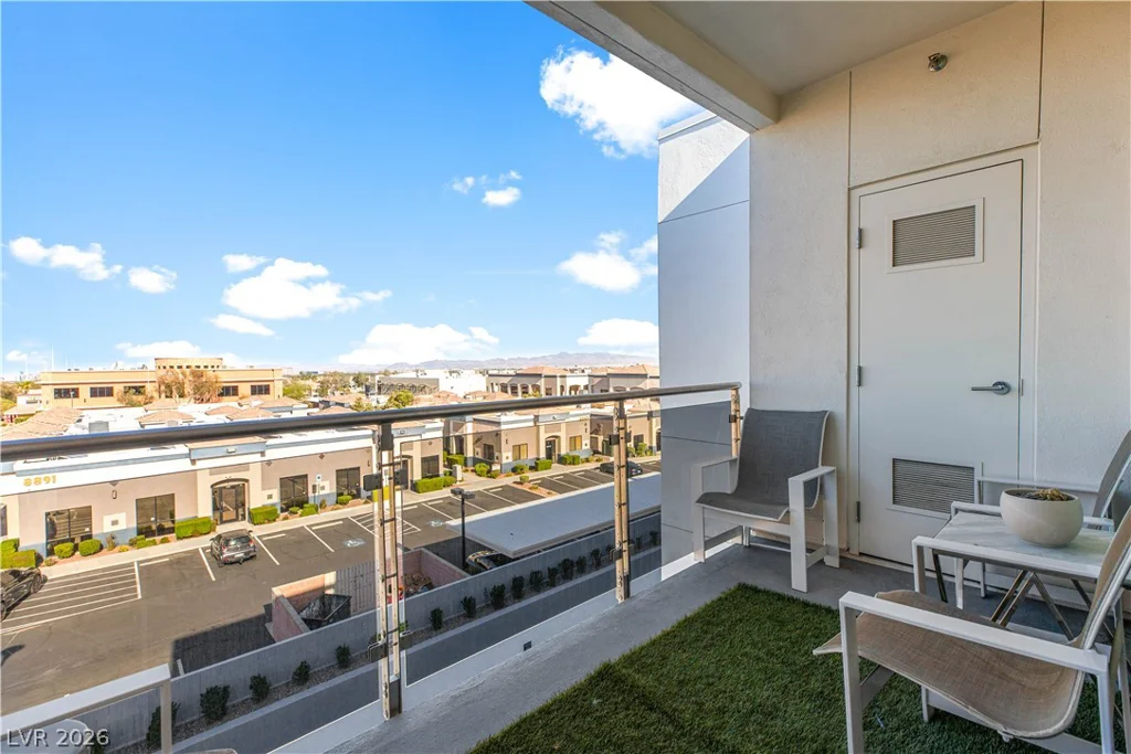8925 Flamingo, Las Vegas, NV 89147