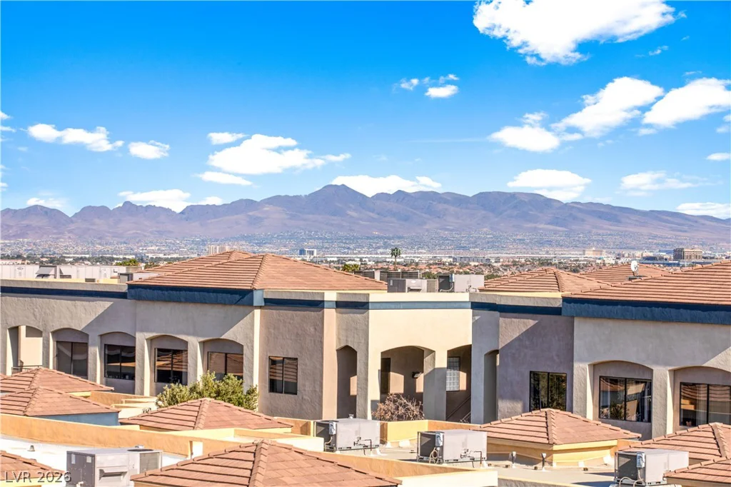 8925 Flamingo, Las Vegas, NV 89147