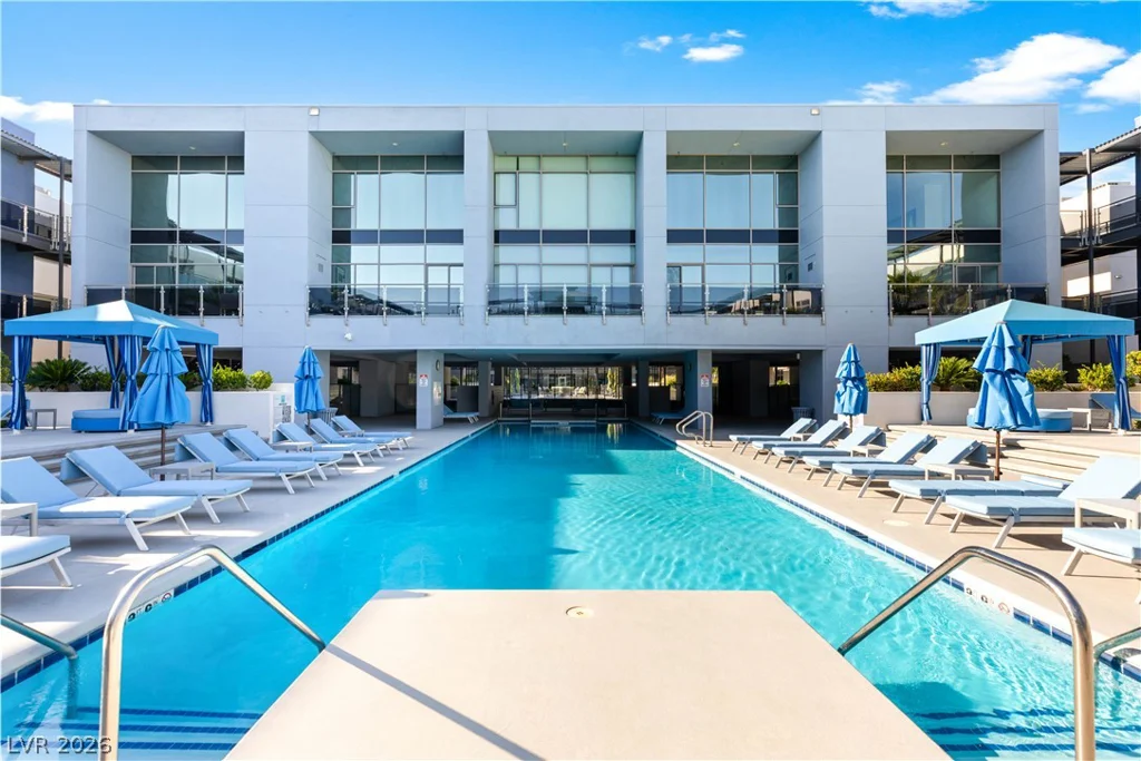 8925 Flamingo, Las Vegas, NV 89147