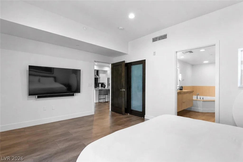 8925 Flamingo, Las Vegas, NV 89147