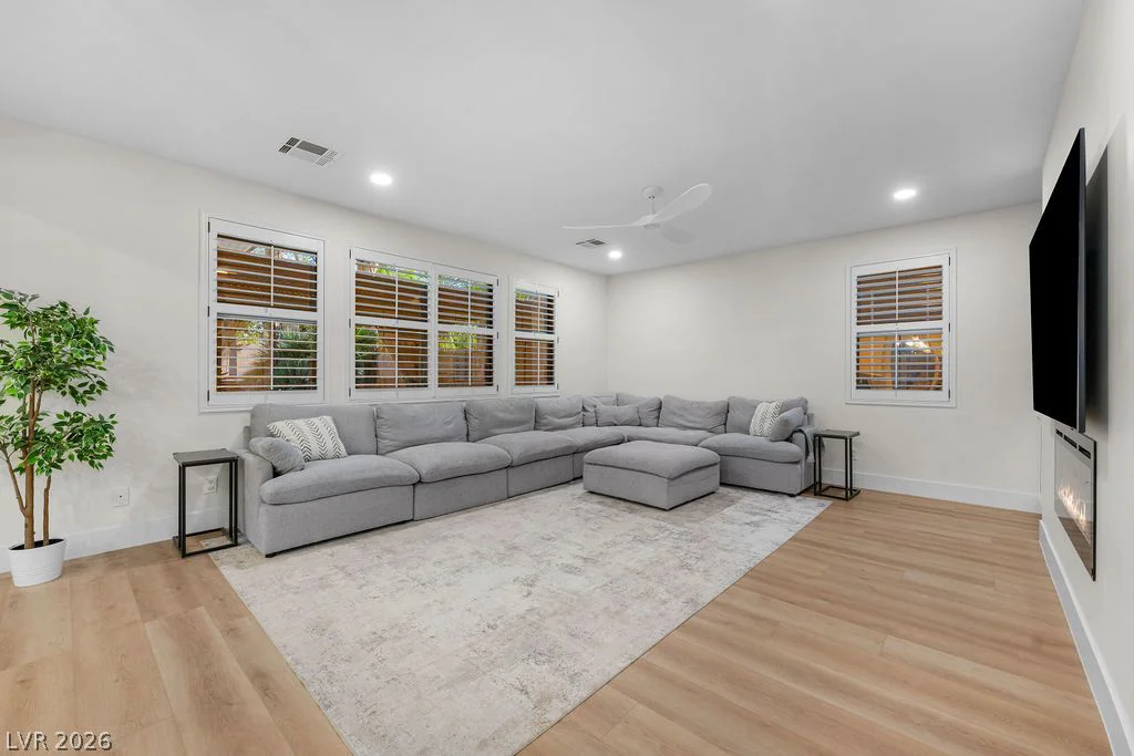 769 Shirehampton, Las Vegas, NV 89178