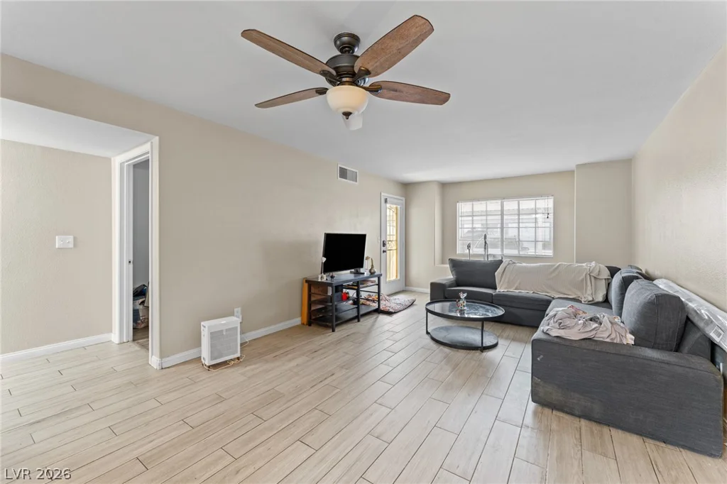 3125 Buffalo, Las Vegas, NV 89128
