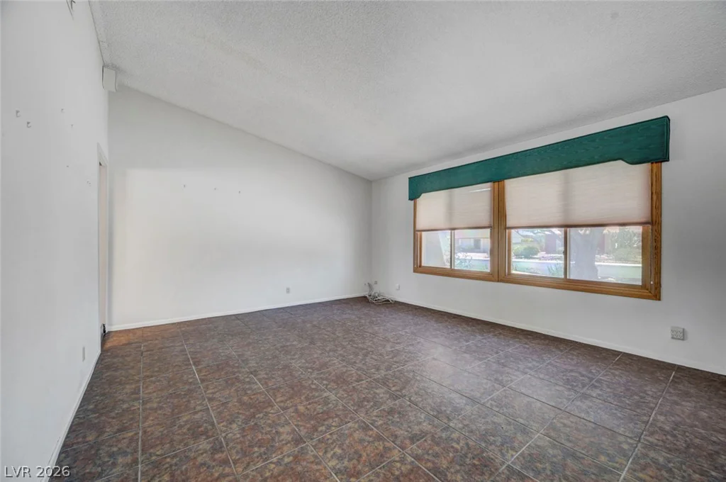 1900 Stonehaven, Las Vegas, NV 89108