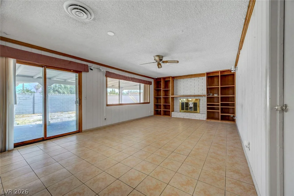 1900 Stonehaven, Las Vegas, NV 89108