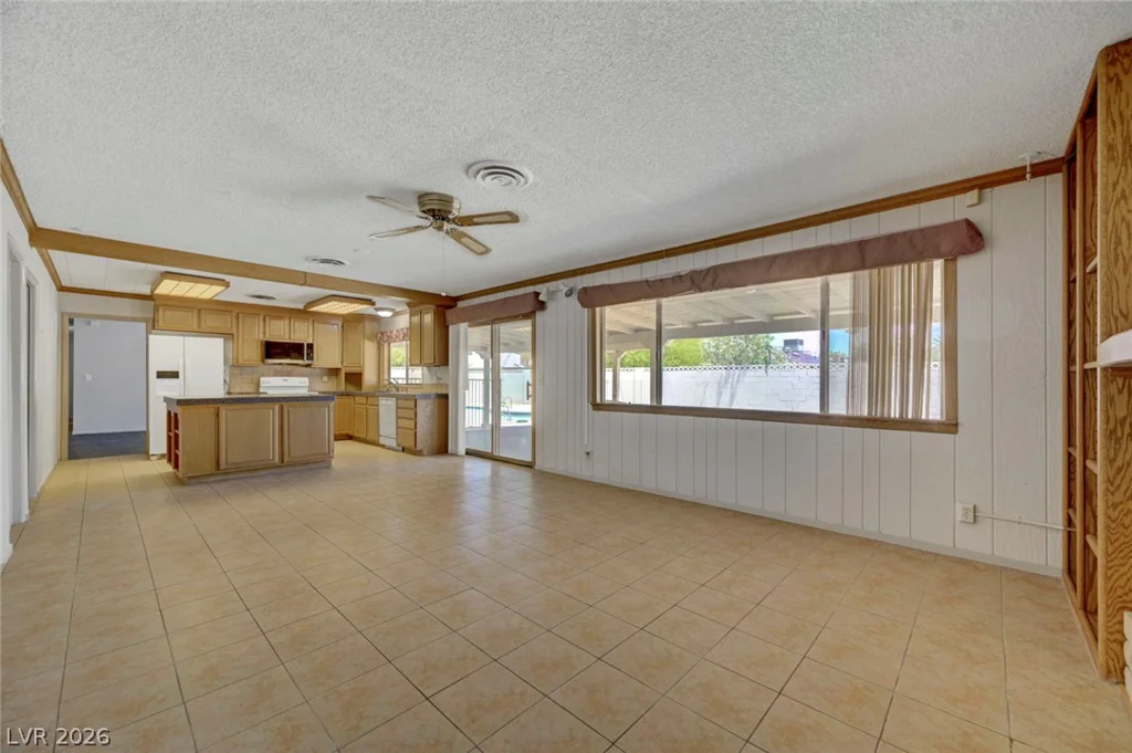 1900 Stonehaven, Las Vegas, NV 89108