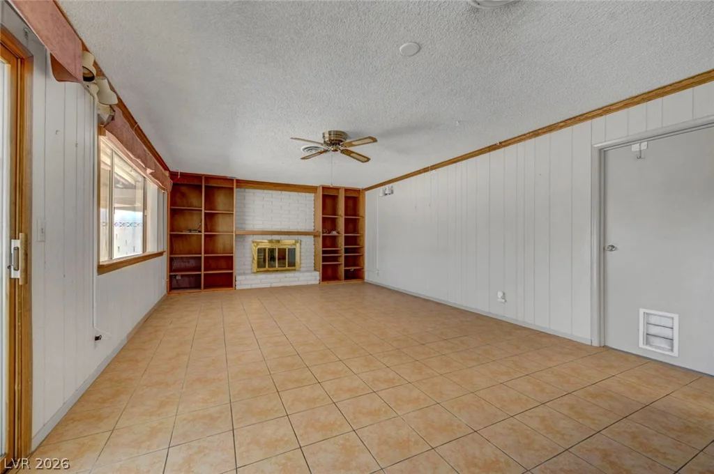 1900 Stonehaven, Las Vegas, NV 89108