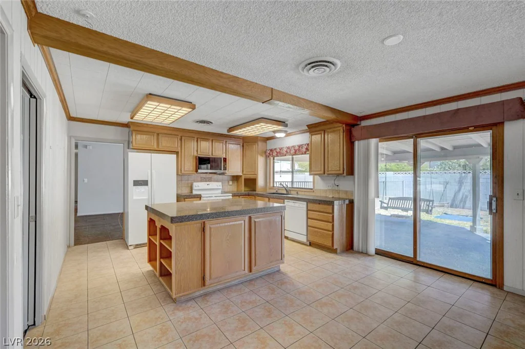 1900 Stonehaven, Las Vegas, NV 89108