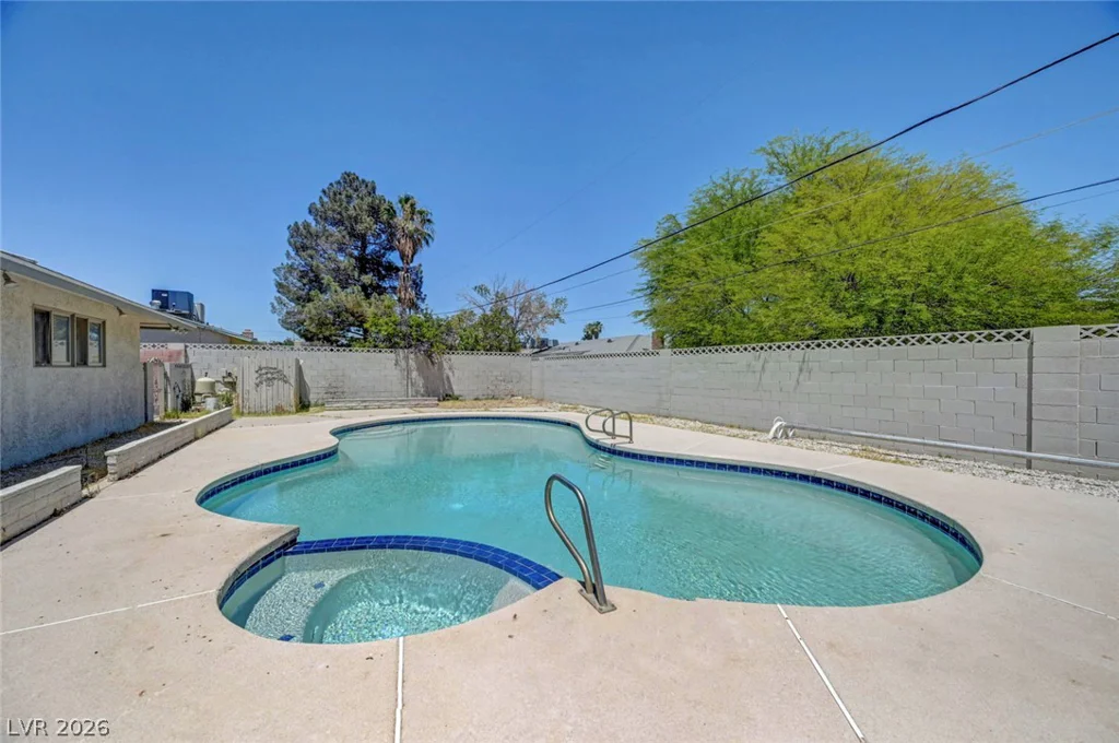 1900 Stonehaven, Las Vegas, NV 89108