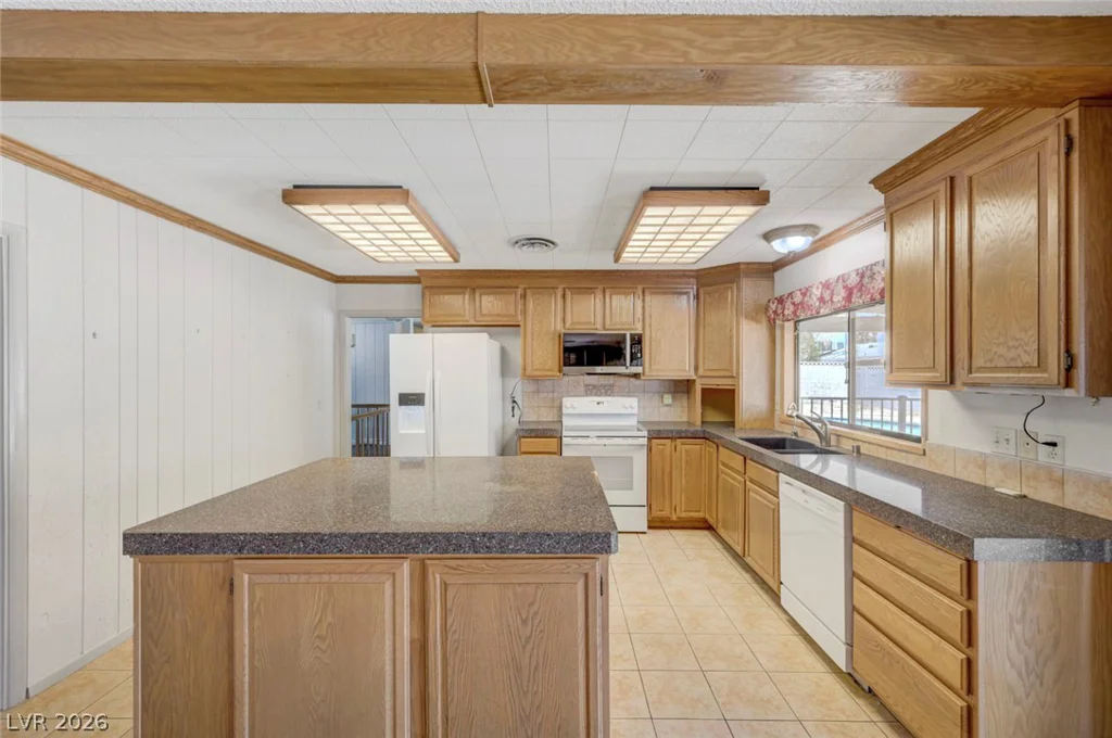 1900 Stonehaven, Las Vegas, NV 89108