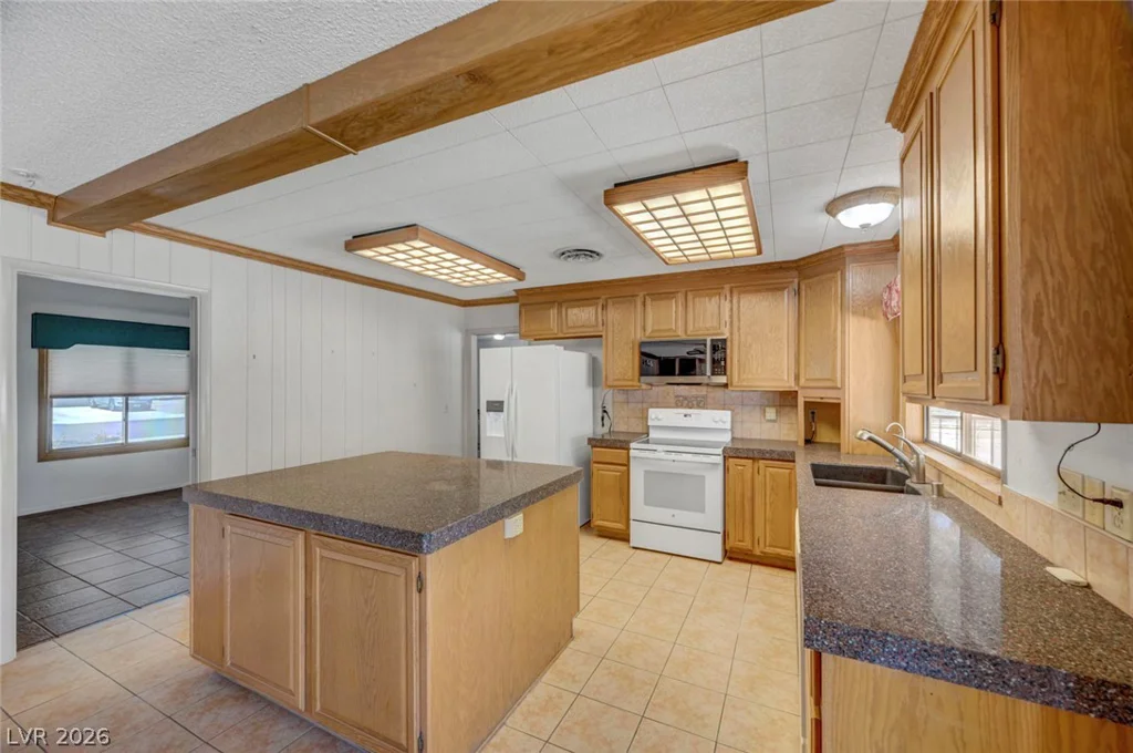 1900 Stonehaven, Las Vegas, NV 89108