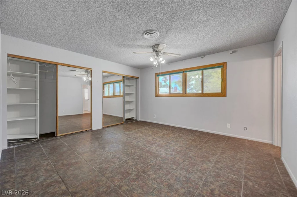 1900 Stonehaven, Las Vegas, NV 89108