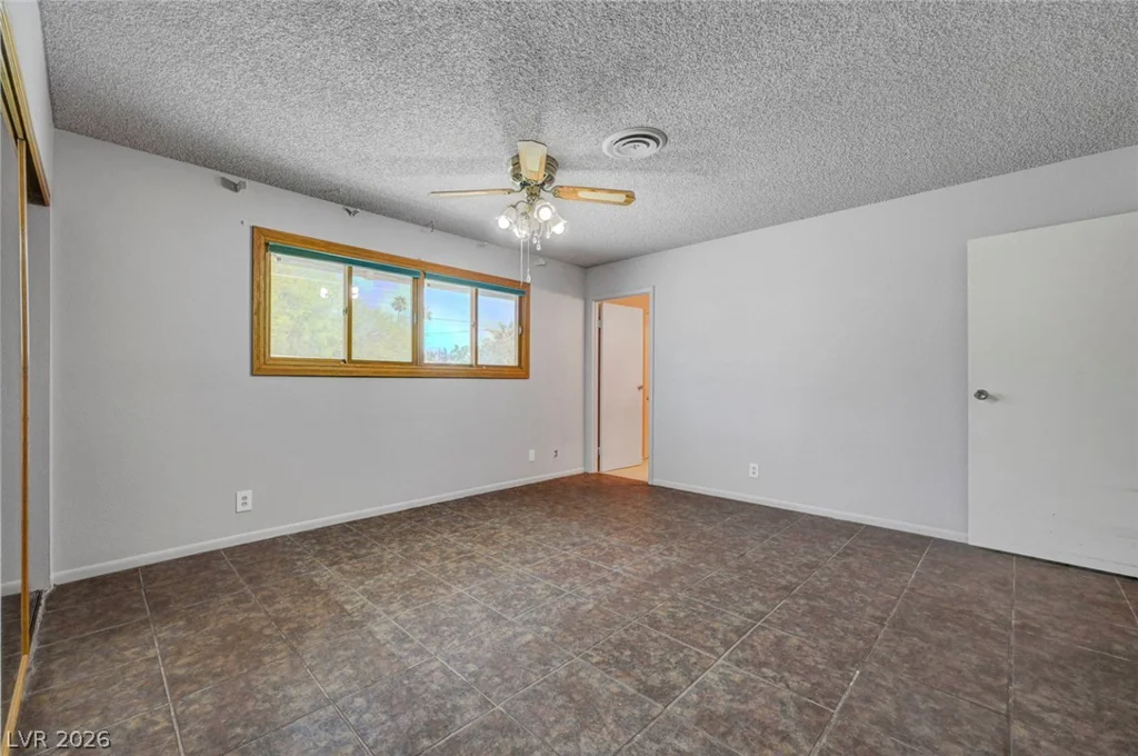 1900 Stonehaven, Las Vegas, NV 89108